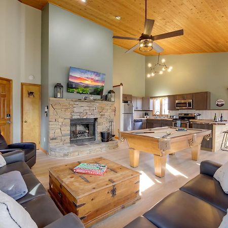 Gatlinburg Mountain Cabin With Hot Tub, Deck And Games Extérieur photo