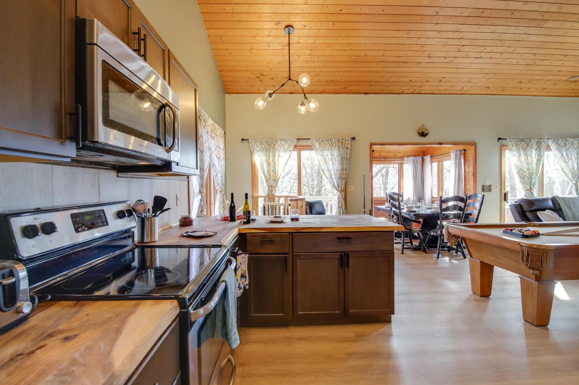 Gatlinburg Mountain Cabin With Hot Tub, Deck And Games Extérieur photo