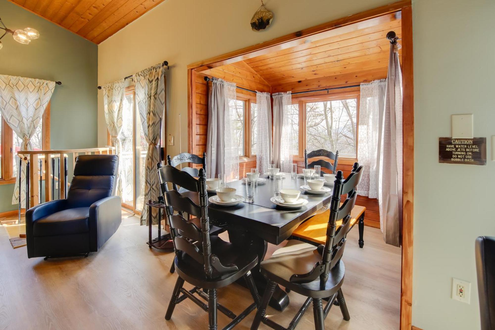 Gatlinburg Mountain Cabin With Hot Tub, Deck And Games Extérieur photo